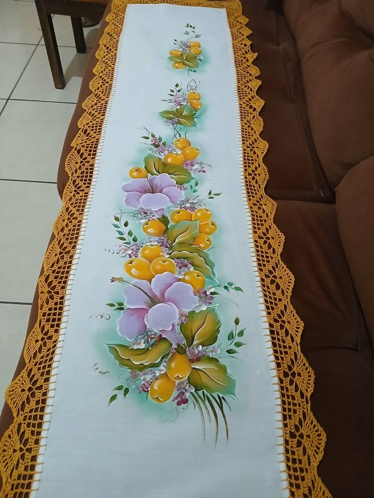 Caminho de mesa floral